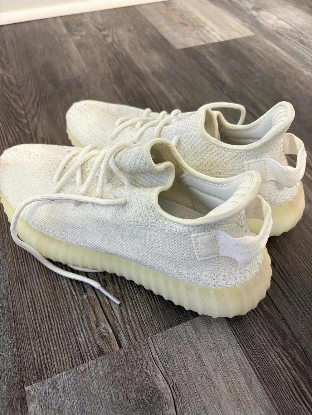 Adidas Yeezy Boost 350 V2 Creams Size 11 US Mens